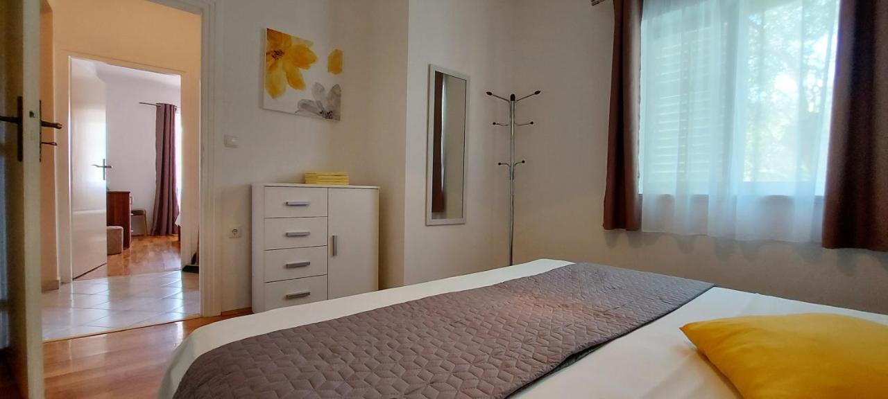 Apartments Marijana Rab Town Habitación foto