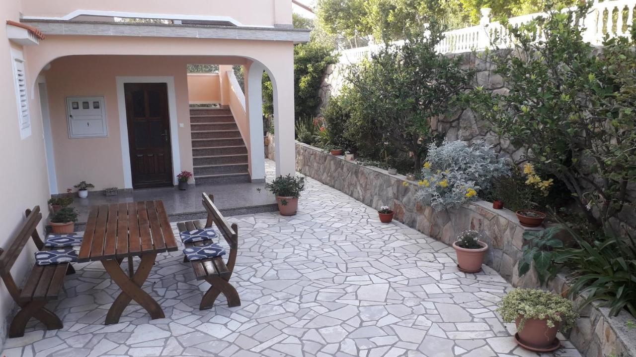 Apartments Marijana Rab Town Exterior foto